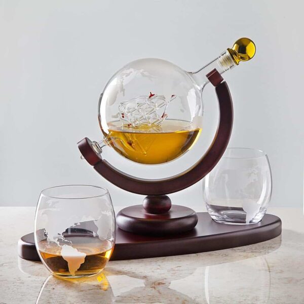 Whiskey Decanter Set Globe with 2